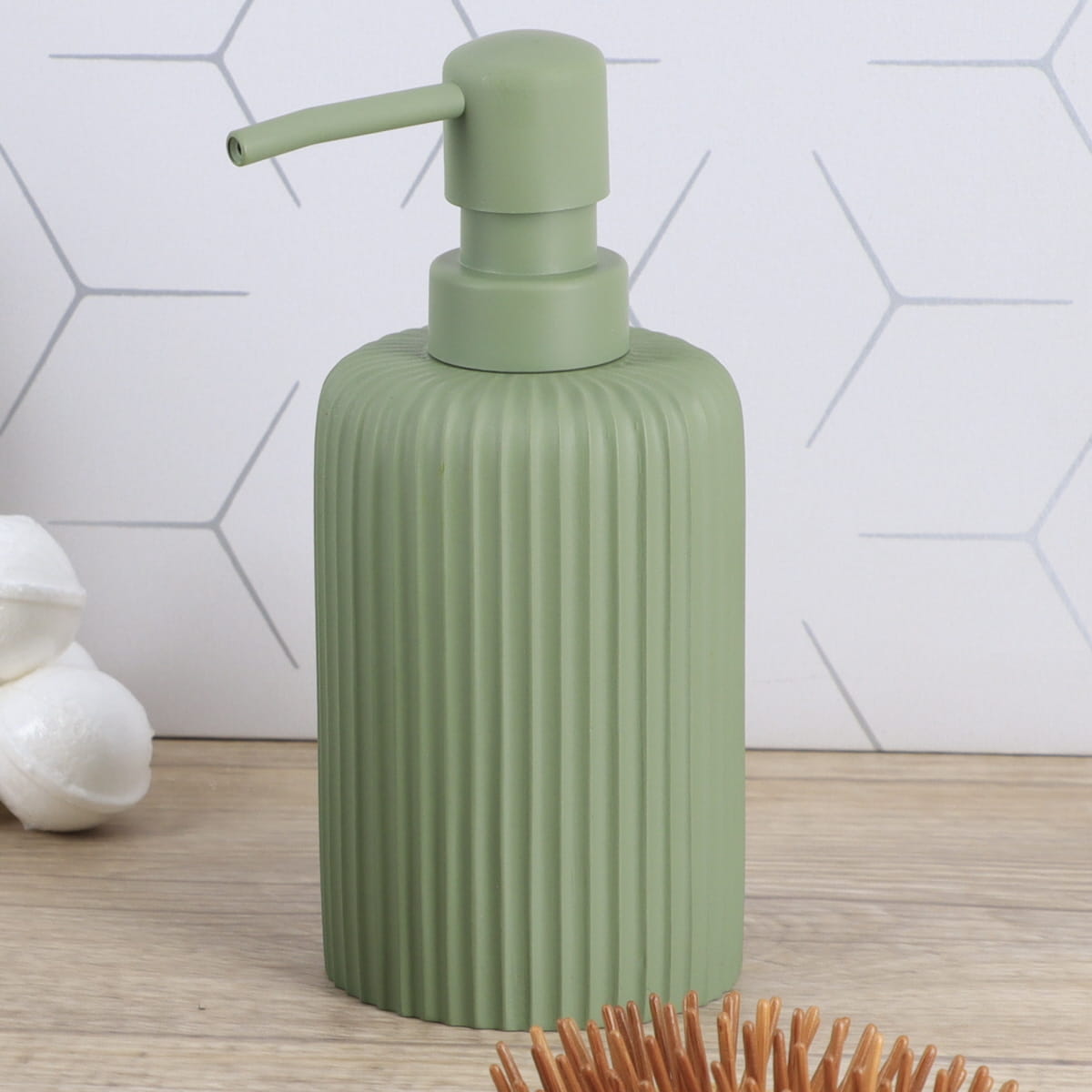 Zeepdispenser polyresin kakigroen 230ml