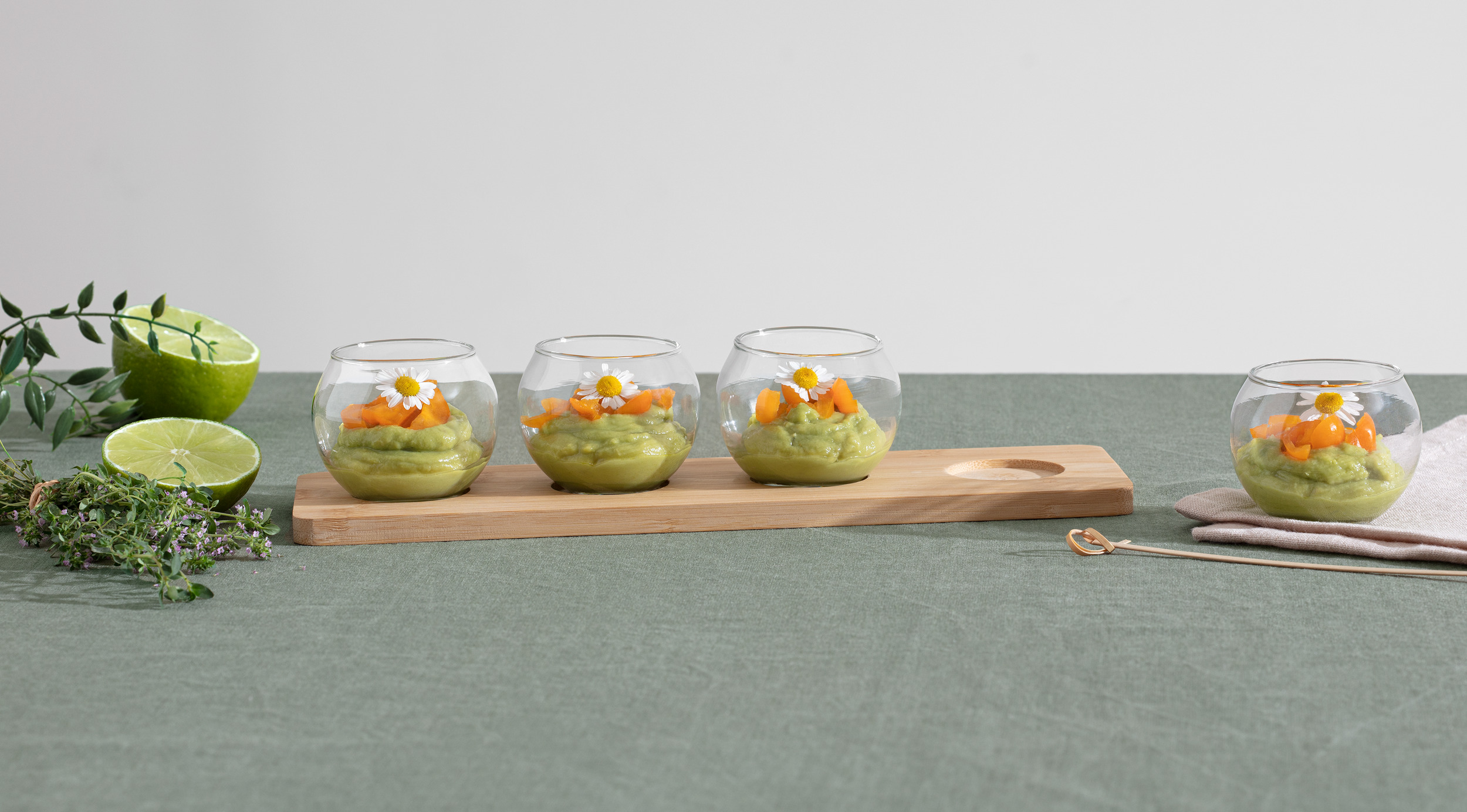 Serveerplank bamboe met glazen schalen 5-delig